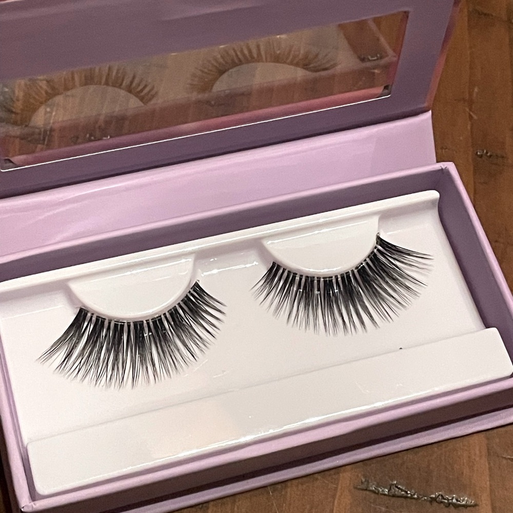 Revolution Eyelashes